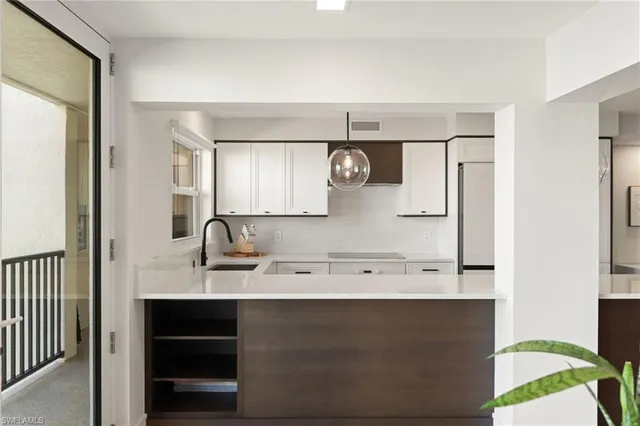 $1,250,000 | 3500 Gulf Shore Boulevard North, Unit 406, Naples, FL 34103