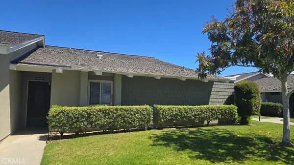 $3,900 | 8777 Tulare Drive, Unit 413D, Huntington Beach, CA 92646