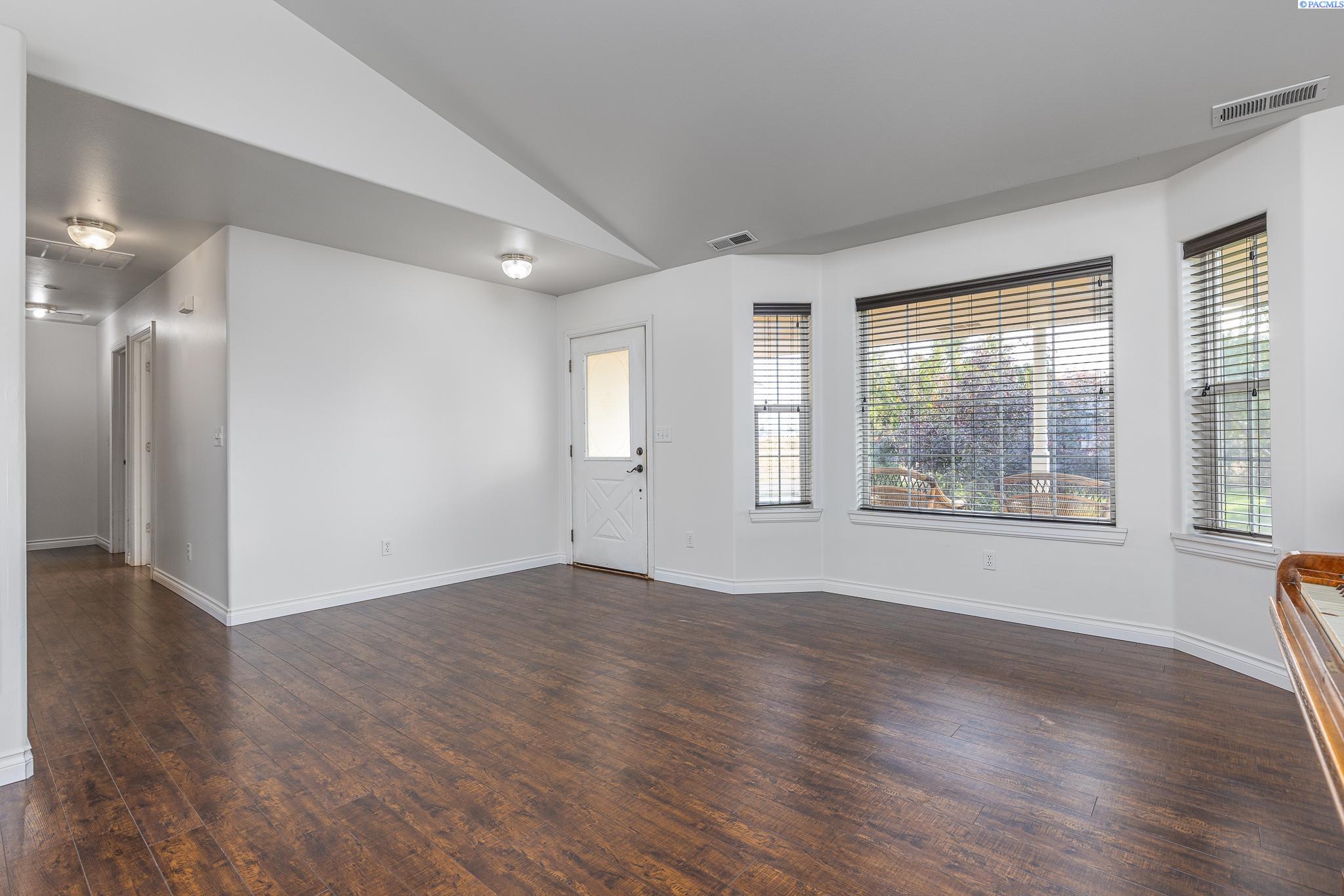 51 Meeker Road Pasco, WA 99301 - Photo 13 of 41 Gallery Image 13