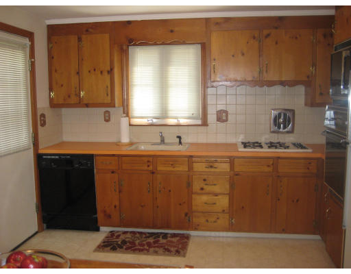 25 Skelton Road Burlington, MA 01803 - Photo 4 of 17 Gallery Image 4