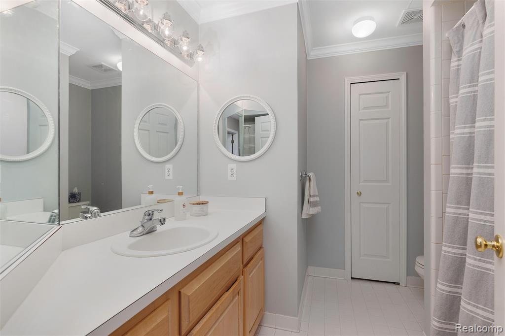 1340 Ross Lane Rochester, MI 48306 - Photo 34 of 52 Gallery Image 34