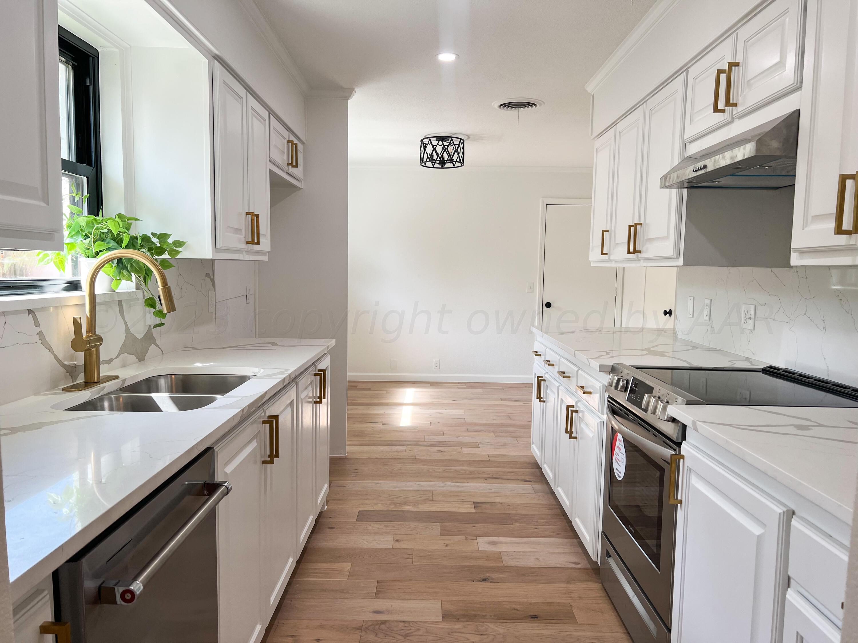 4221 Gary Lane Amarillo, TX 79110 - Photo 8 of 32 Kitchen
