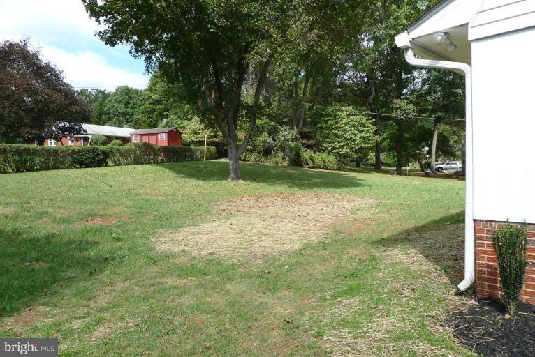 1016 Roxleigh Road Towson, MD 21286 - Photo 16 of 18 Back yard