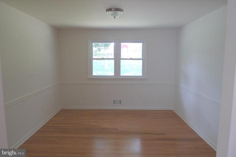 1016 Roxleigh Road Towson, MD 21286 - Photo 4 of 18 Dining Room