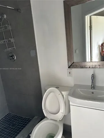 $1,200 | 2300 Northwest 94th Street, Miami, FL 33147