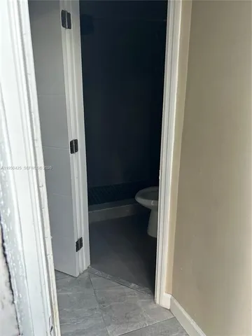 $1,200 | 2300 Northwest 94th Street, Miami, FL 33147