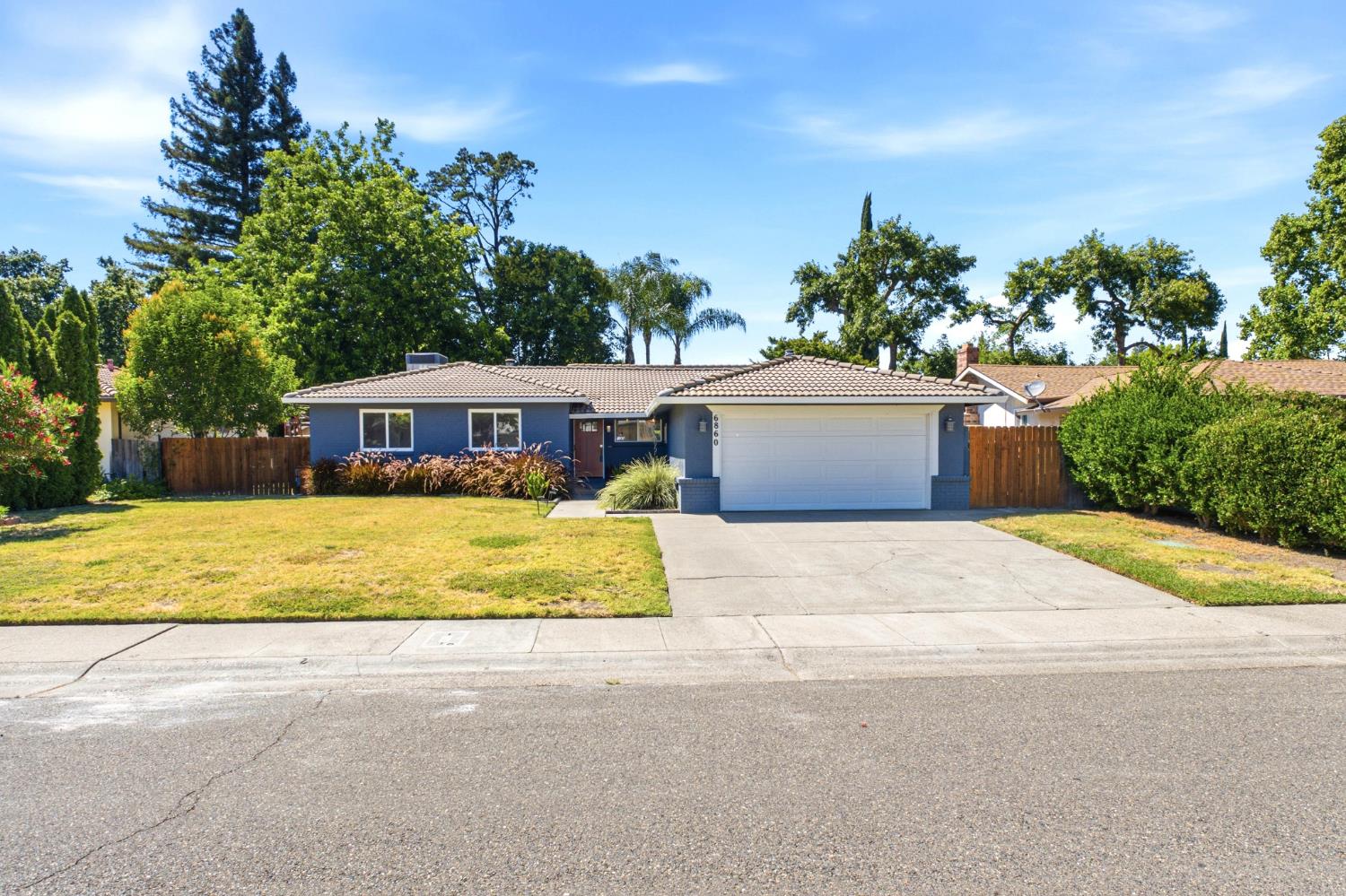 6860 Pocket Road Sacramento, CA 95831 - Photo 4 of 58 Gallery Image 4
