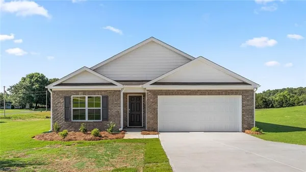 $325,490 | 129 Greenbrier Way, Stoneville, NC 27048