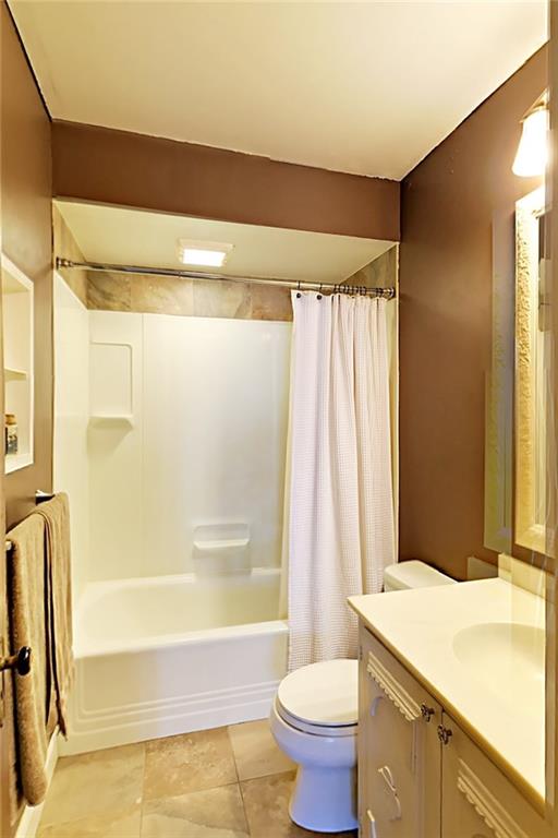 2760 Clearview Road Allison Park, PA 15101 - Photo 15 of 25 Updated full bath with ceramic tile flooring
