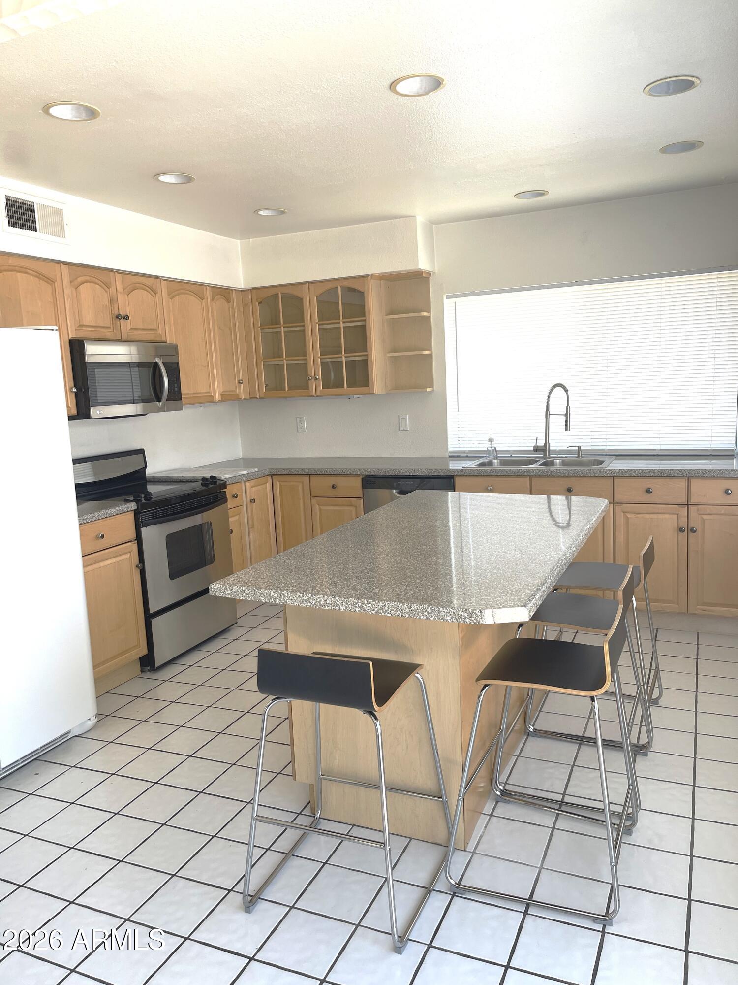 5618 South Rocky Point Road Tempe, AZ 85283 - Photo 12 of 33