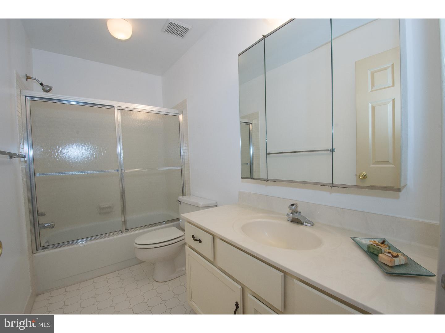 10 Llanfair Road, Unit 4 Ardmore, PA 19003 - Photo 22 of 24