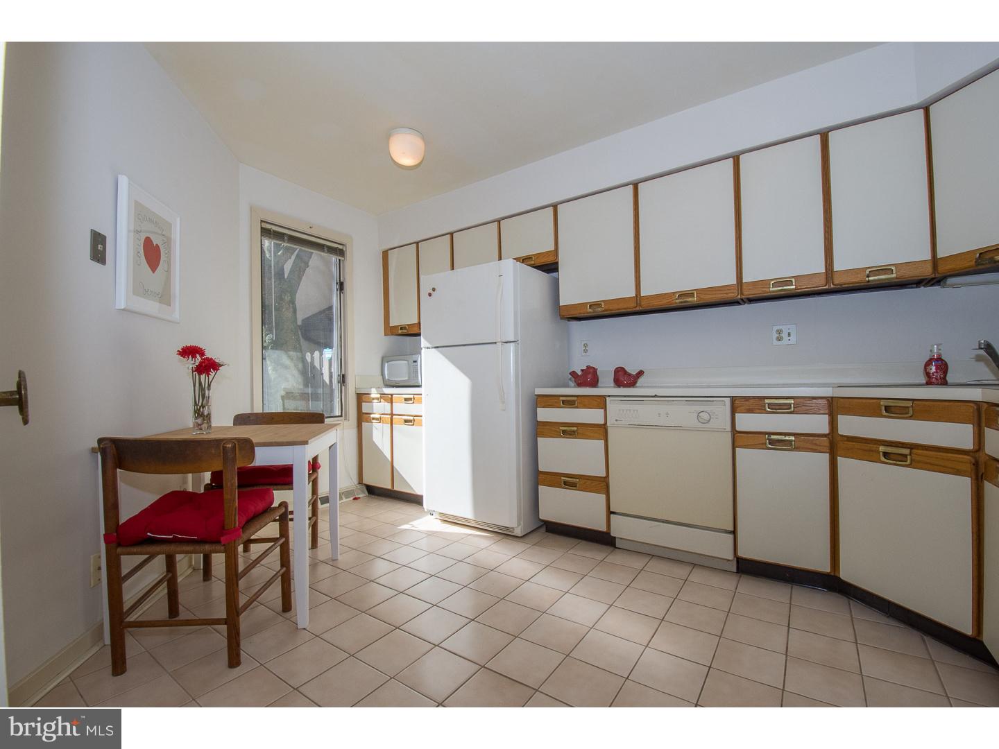10 Llanfair Road, Unit 4 Ardmore, PA 19003 - Photo 6 of 24 Kitchen