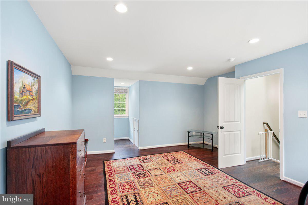 19266 Mockingbird Heights Road Triangle, VA 22172 - Photo 29 of 35 a bed room with a bed and a window