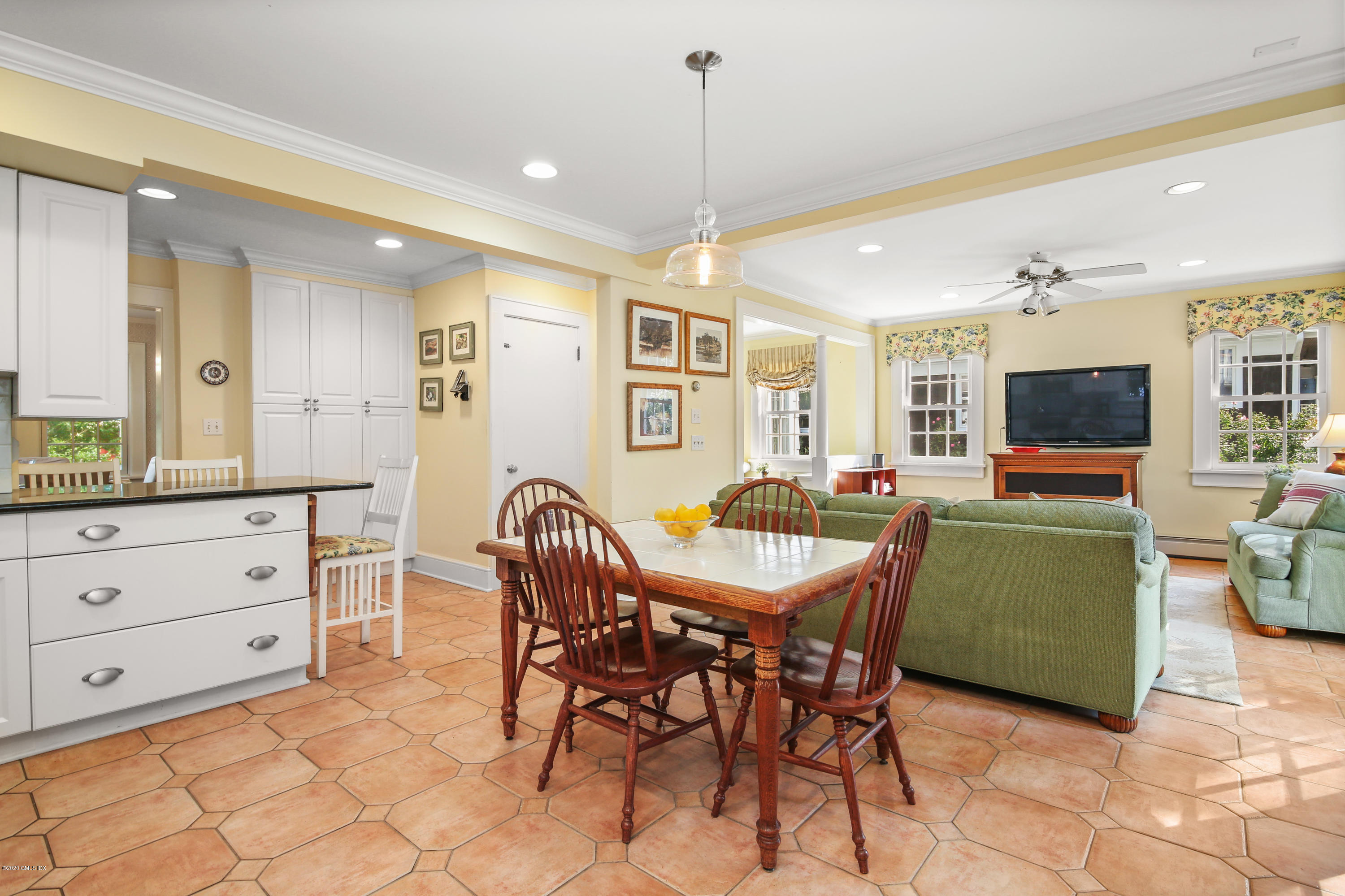29 Hassake Road Old Greenwich, CT 06870 - Photo 6 of 33 024