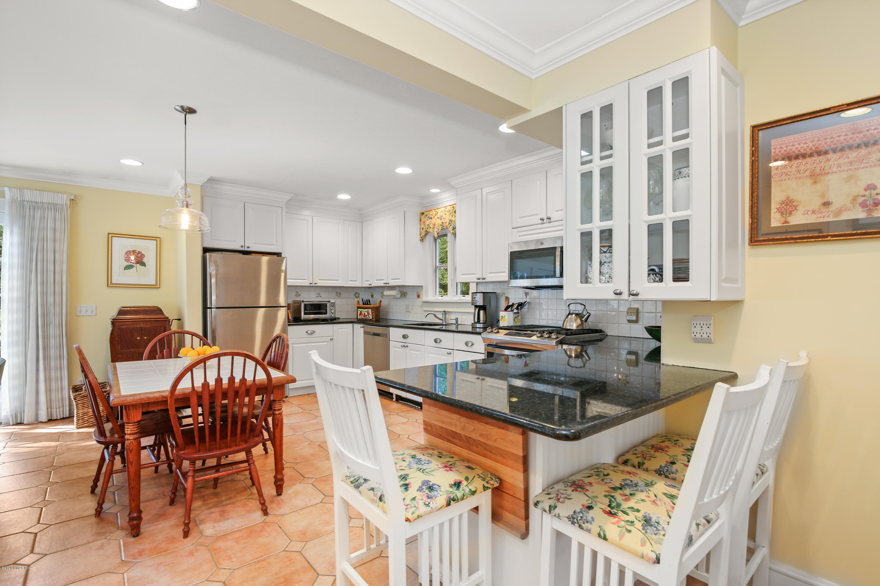 29 Hassake Road Old Greenwich, CT 06870 - Photo 7 of 33 021