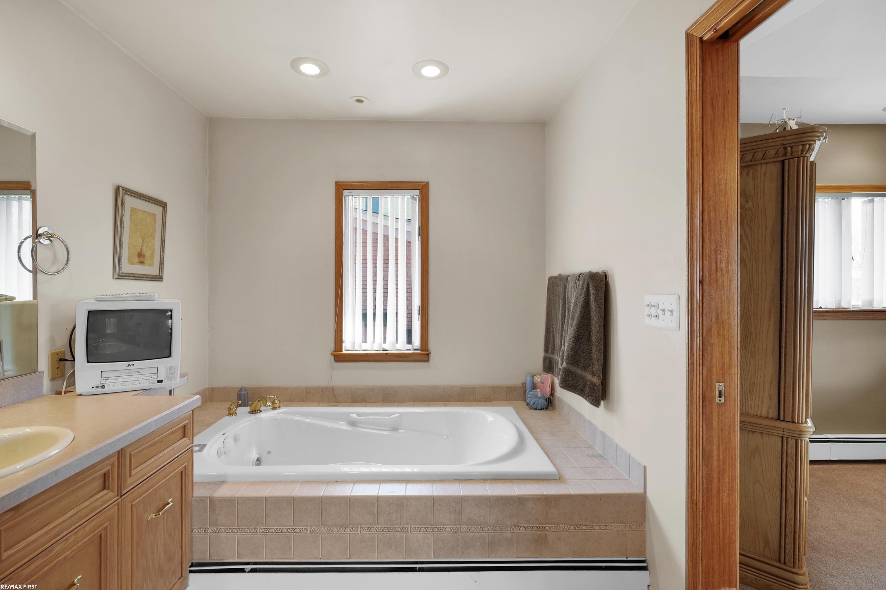 41589 Windmill Street Harrison Township, MI 48045 - Photo 15 of 41