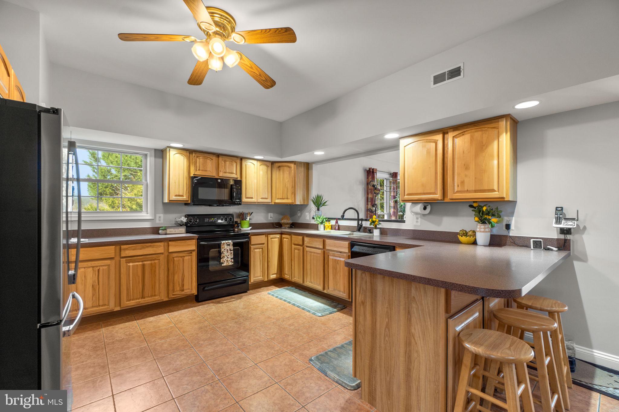 1005 Wesley Road Finksburg, MD 21048 - Photo 17 of 81 Lets make cookies on these counters!