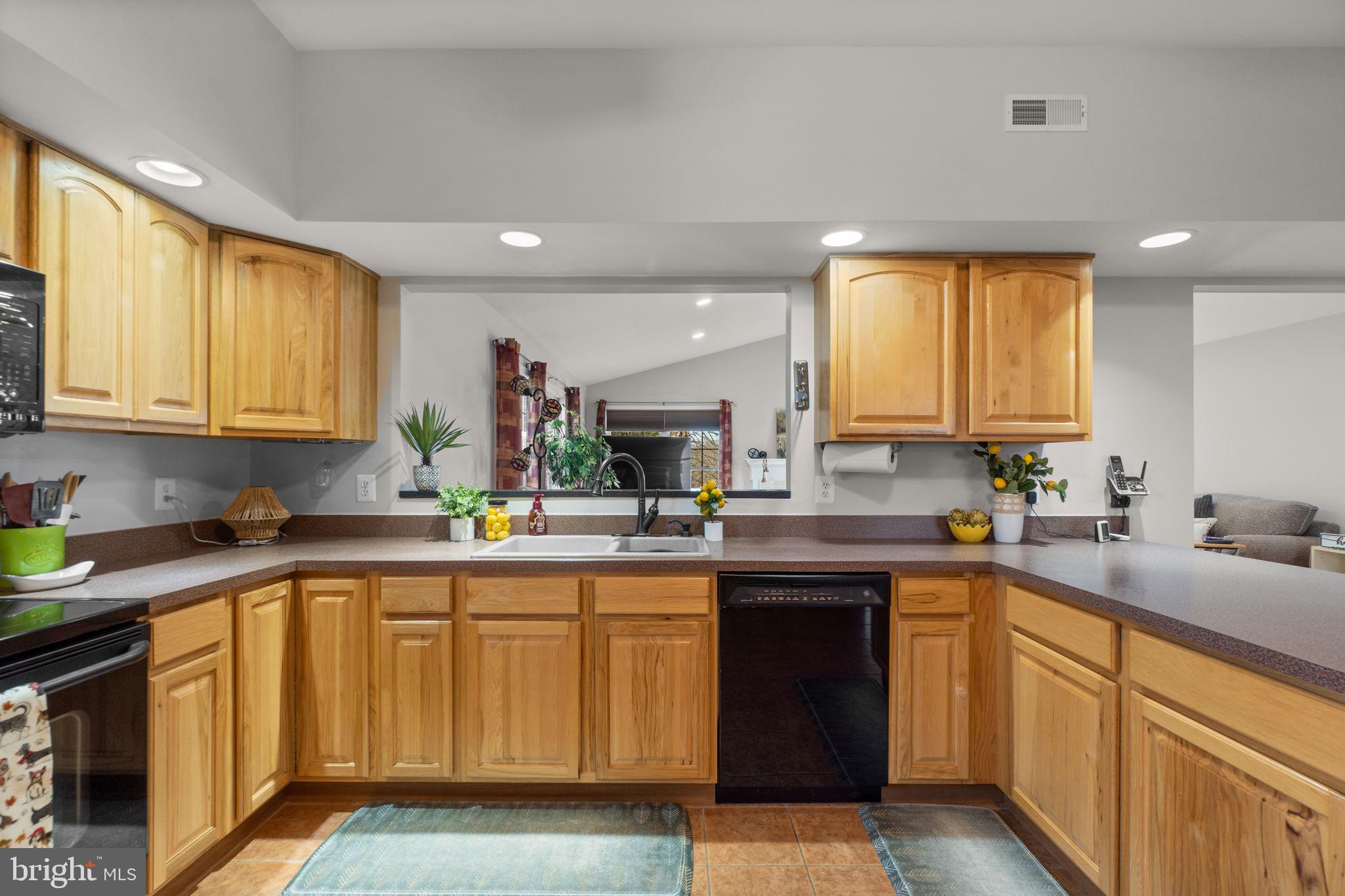1005 Wesley Road Finksburg, MD 21048 - Photo 18 of 81 gorgeous cabinets and peak through to the family