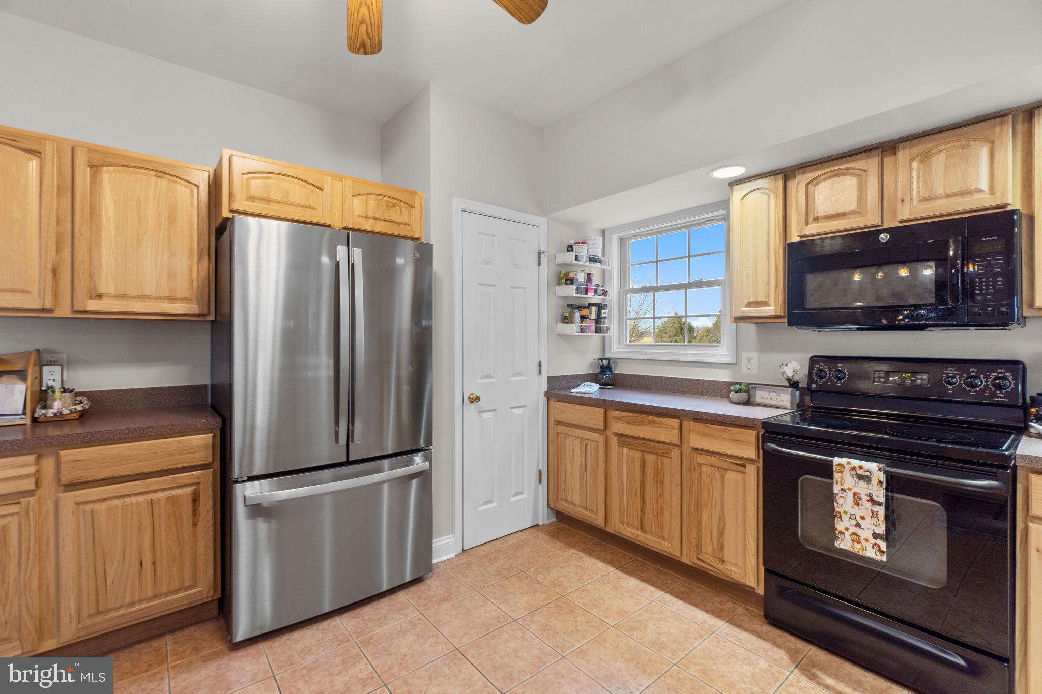 1005 Wesley Road Finksburg, MD 21048 - Photo 21 of 81 corner pantry