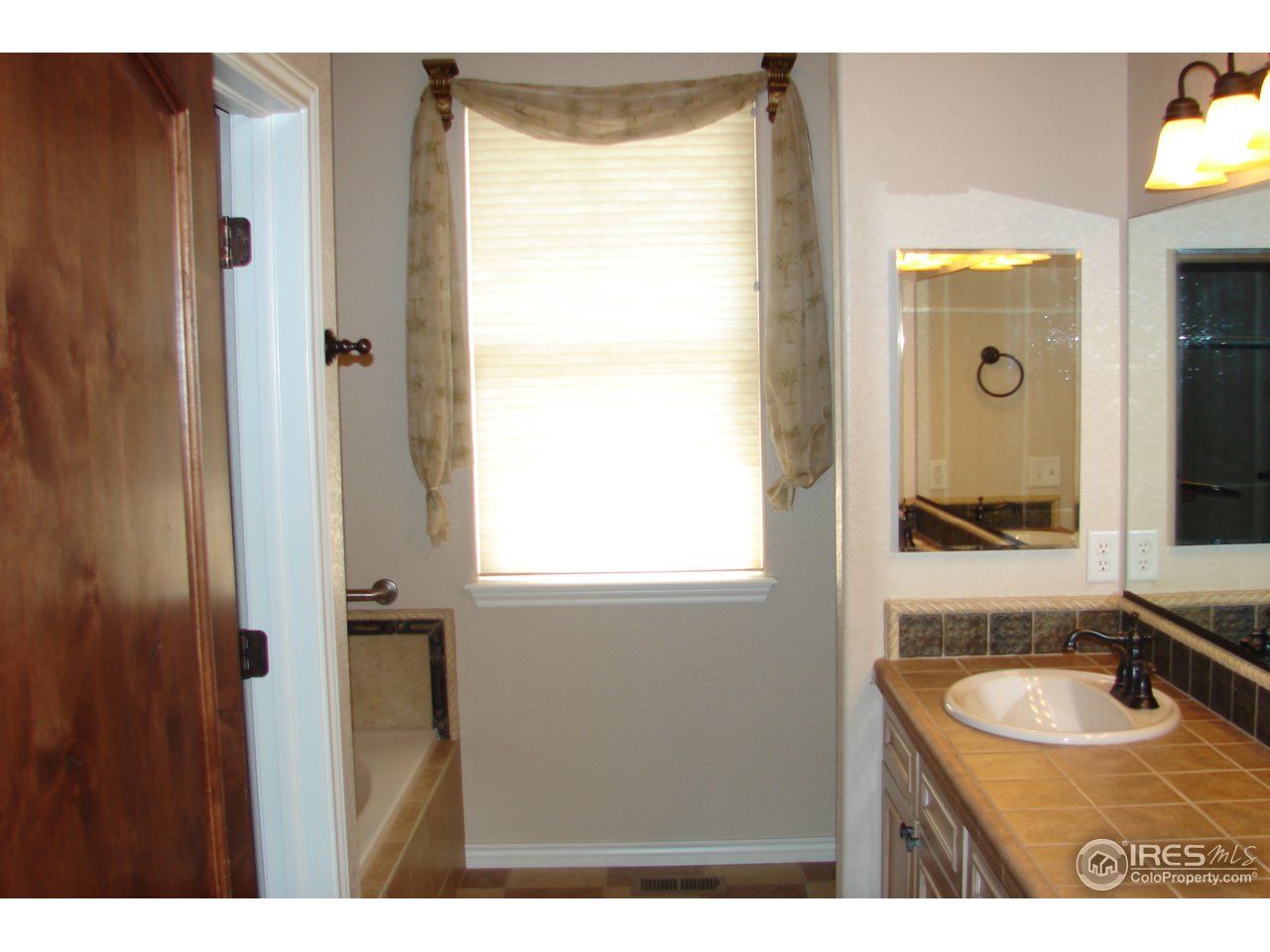 4672 West 20th Road, Unit 311 Greeley, CO 80634 - Photo 11 of 25 Master Bath