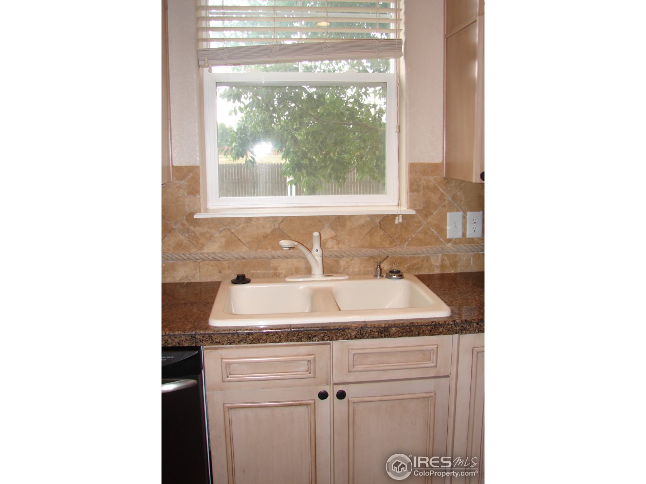 4672 West 20th Road, Unit 311 Greeley, CO 80634 - Photo 5 of 25 Kitchen