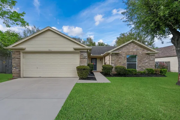 $1,900 | 4511 Alamo Avenue, Sugar Land, TX 77479