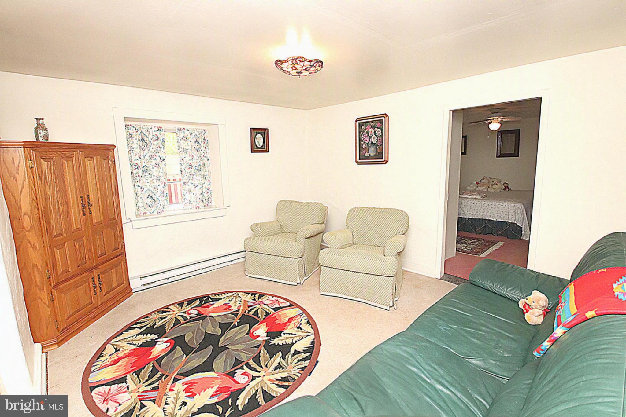 1141 Weverton Road Knoxville, MD 21758 - Photo 7 of 28 Living Room