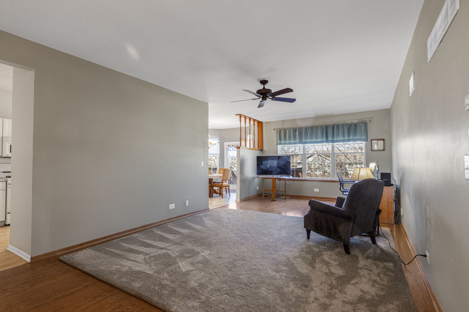 316 Haber Road Cary, IL 60013 - Photo 3 of 22