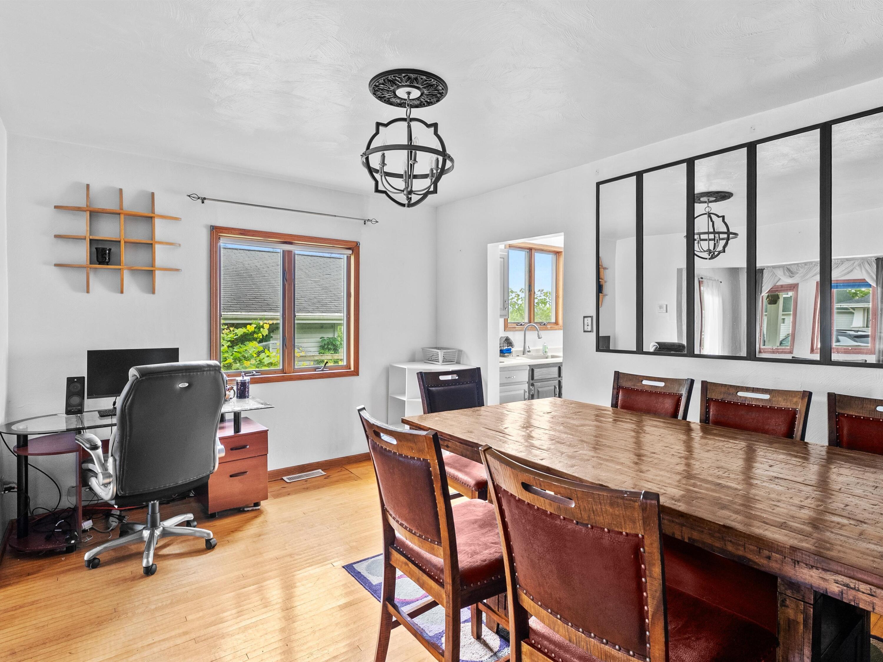 2906 Forest Avenue Two Rivers, WI 54241 - Photo 5 of 22 11-05_dining-room_001