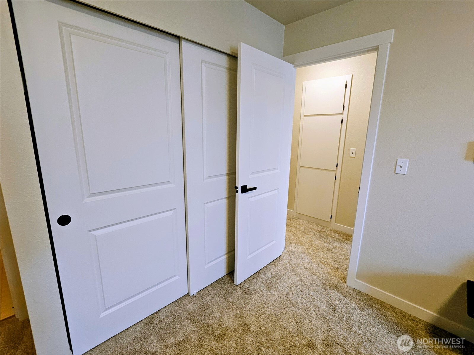 18150 73rd Avenue Northeast, Unit B306 Kenmore, WA 98028 - Photo 29 of 32 an empty room with window