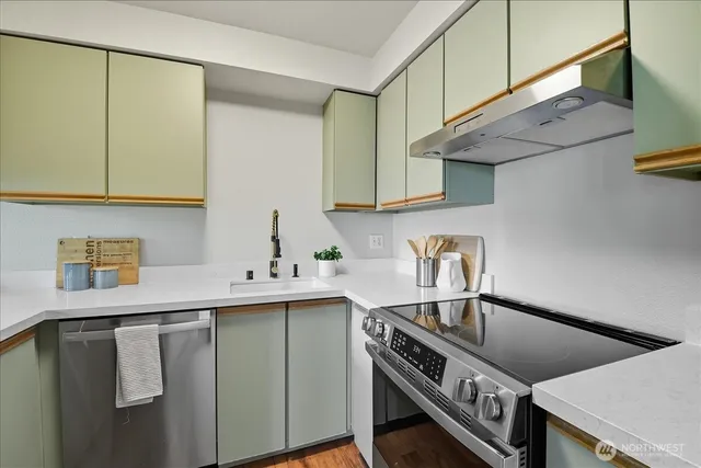 $365,000 | 18150 73rd Avenue Northeast, Unit B306, Kenmore, WA 98028