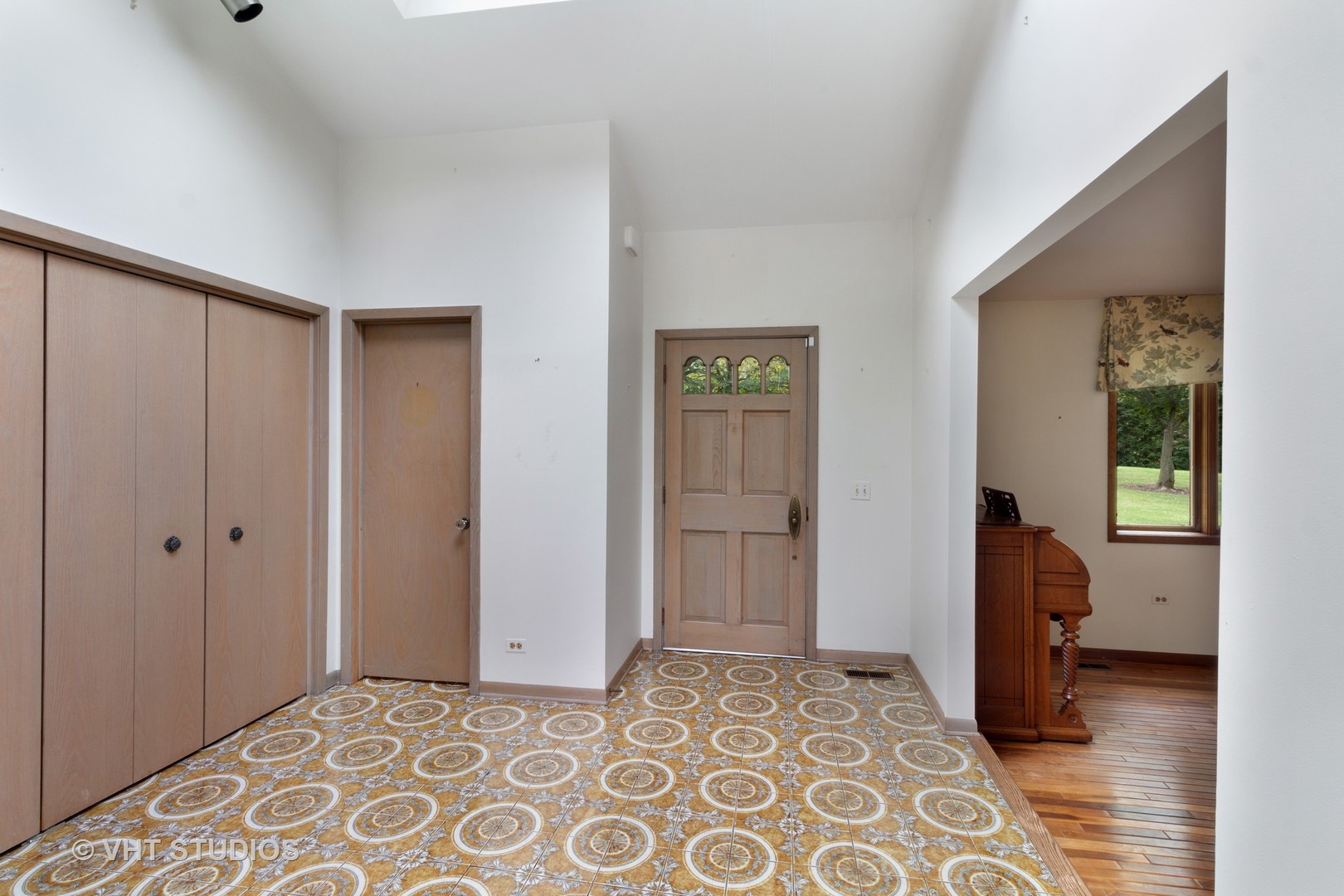 67 Round Barn Road Barrington Hills, IL 60010 - Photo 34 of 43 a view of empty room with wooden floor and closet