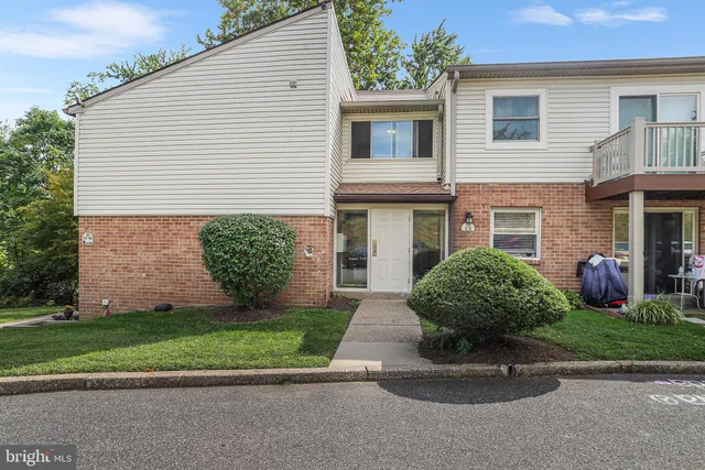 $159,900 | 280 Bridgewater Road, Unit D4, Brookhaven, PA 19015
