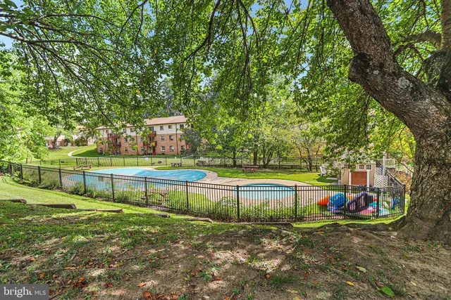 $159,900 | 280 Bridgewater Road, Unit D4, Brookhaven, PA 19015