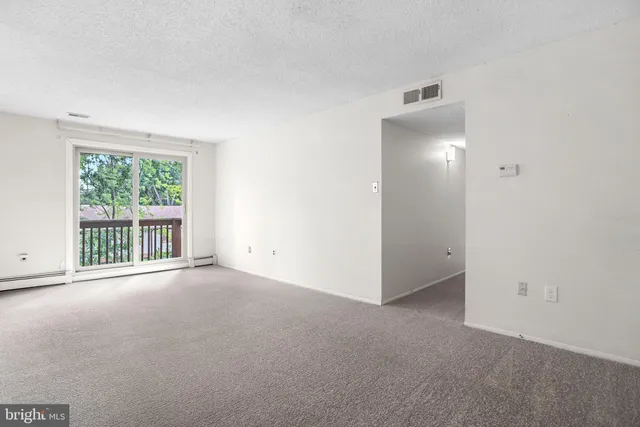 $159,900 | 280 Bridgewater Road, Unit D4, Brookhaven, PA 19015