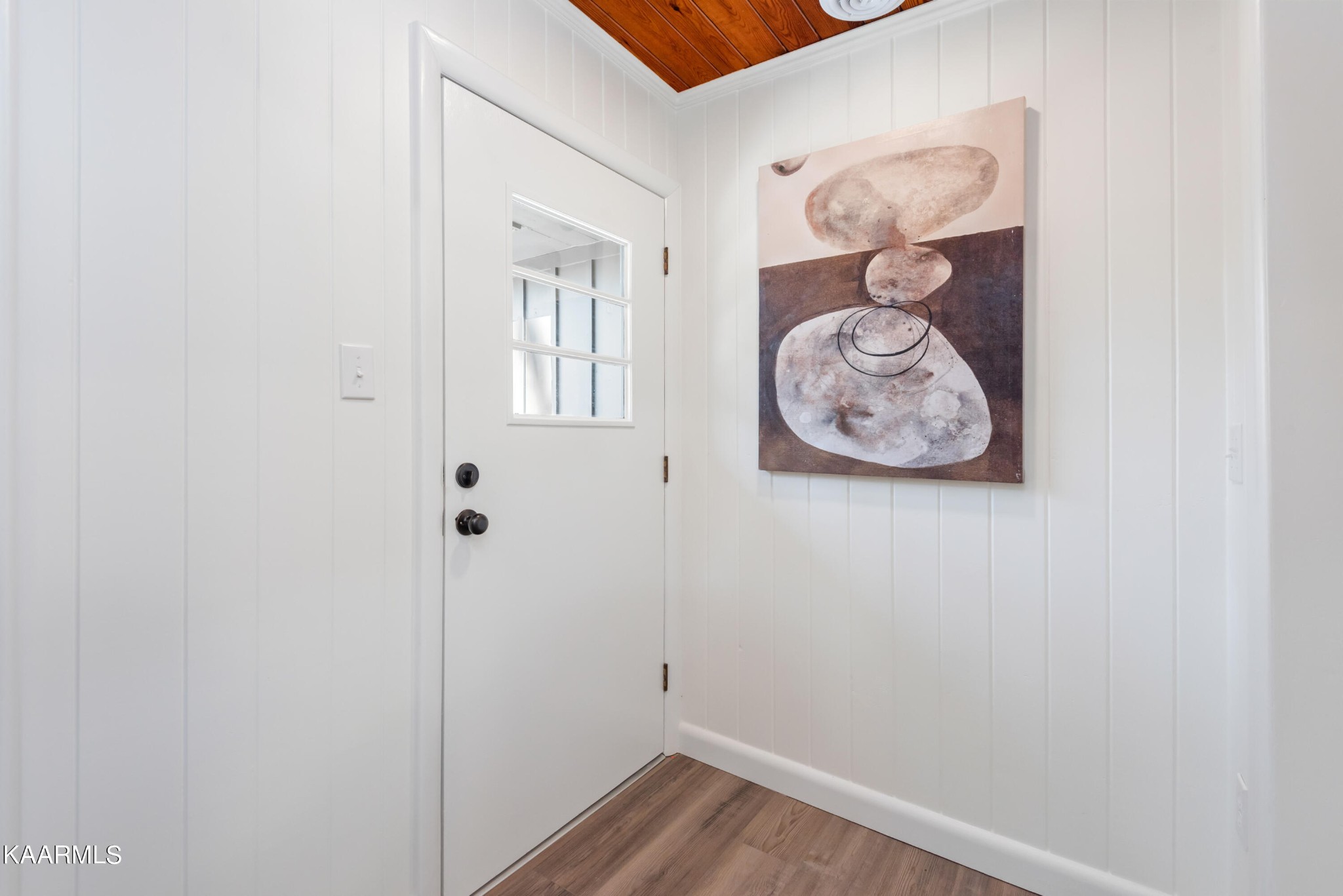 306 Glades Road Gatlinburg, TN 37738 - Photo 16 of 46 a view of small space with wooden floor
