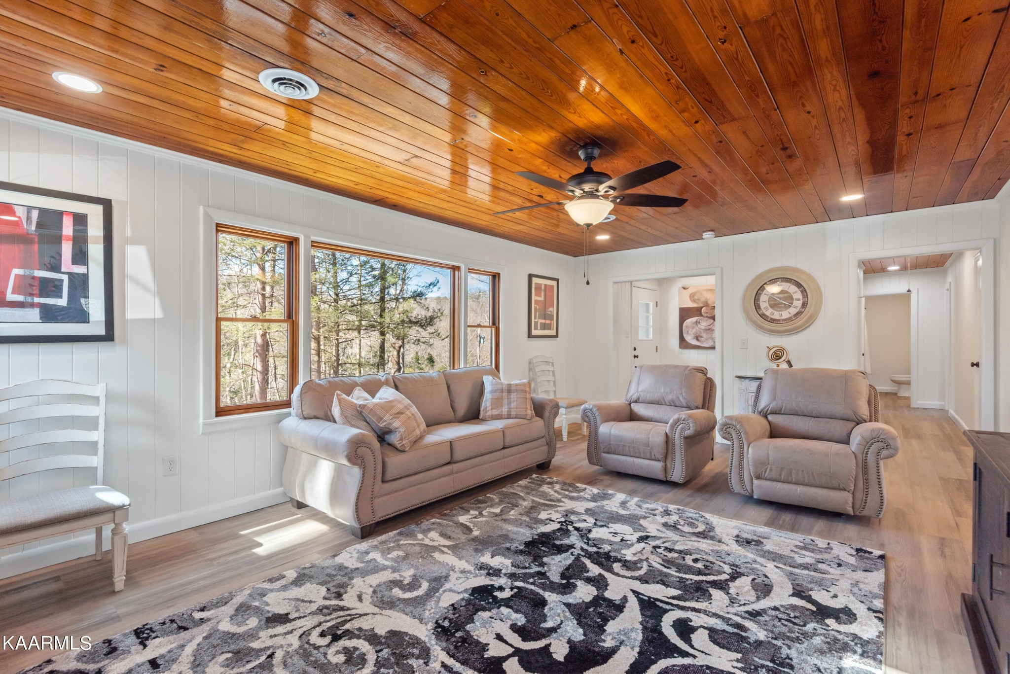 306 Glades Road Gatlinburg, TN 37738 - Photo 20 of 46 a living room with furniture and a window