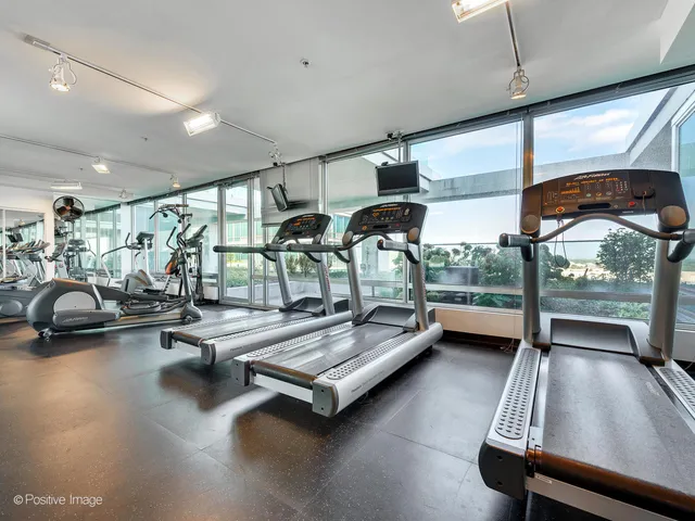 $329,900 | 9715 Woods Drive, Unit 1104, Skokie, IL 60077