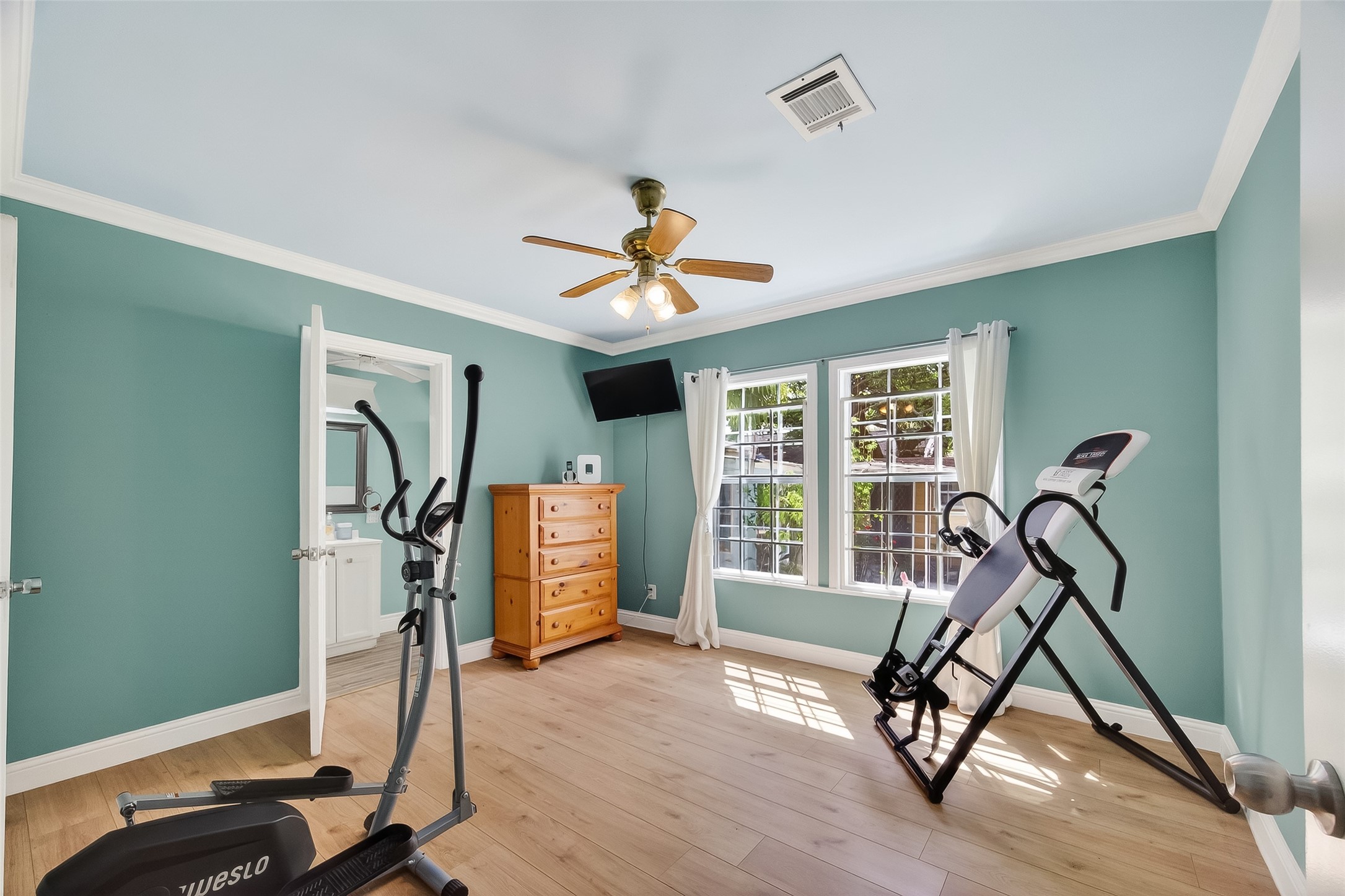7404 Erath Street Houston, TX 77023 - Photo 19 of 40 a view of a room with gym equipment