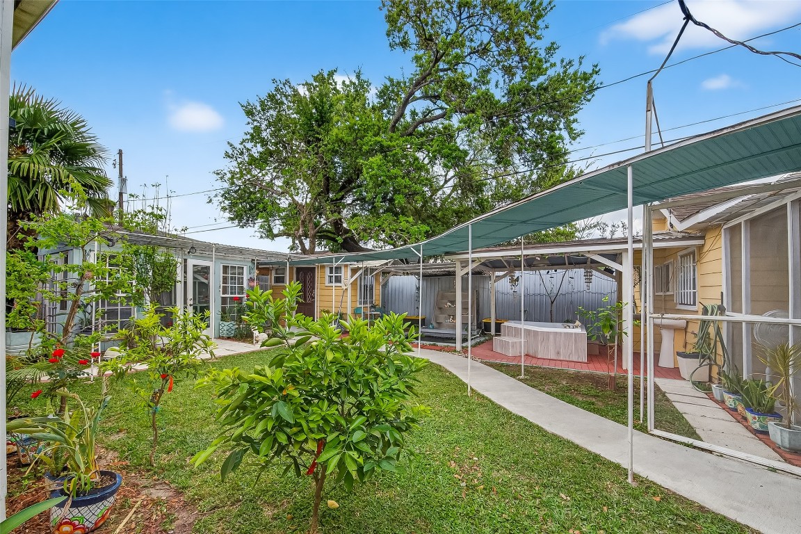 7404 Erath Street Houston, TX 77023 - Photo 34 of 40 a view of yard with green space