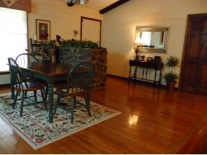 736 Harbor Springs Road Kingsport, TN 37664 - Photo 3 of 12 Dining area