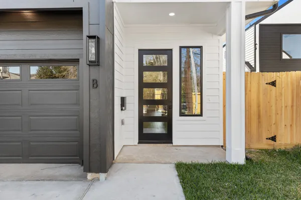 a view of entrance of the house