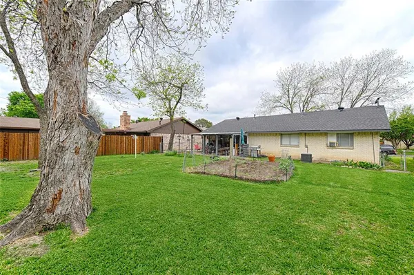 $275,000 | 1853 Tompkins Drive, Grand Prairie, TX 75051