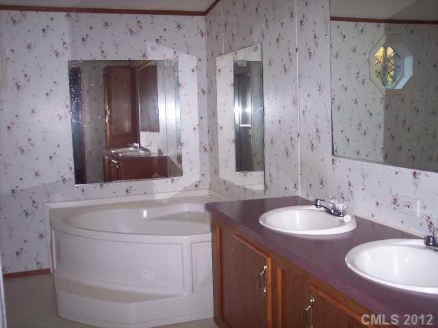 2646 Forbes Road Gastonia, NC 28056 - Photo 6 of 6 Gallery Image 6