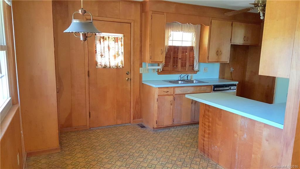 2766 Spencer Road Conover, NC 28613 - Photo 8 of 18 Gallery Image 8