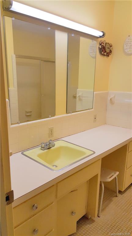 2766 Spencer Road Conover, NC 28613 - Photo 10 of 18 Gallery Image 10