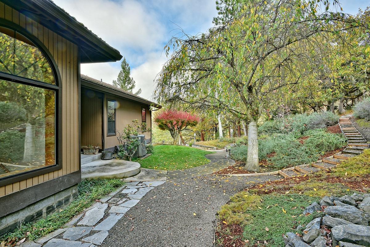 7979 Rapp Lane Talent, OR 97540 - Photo 9 of 35 Additional Photo