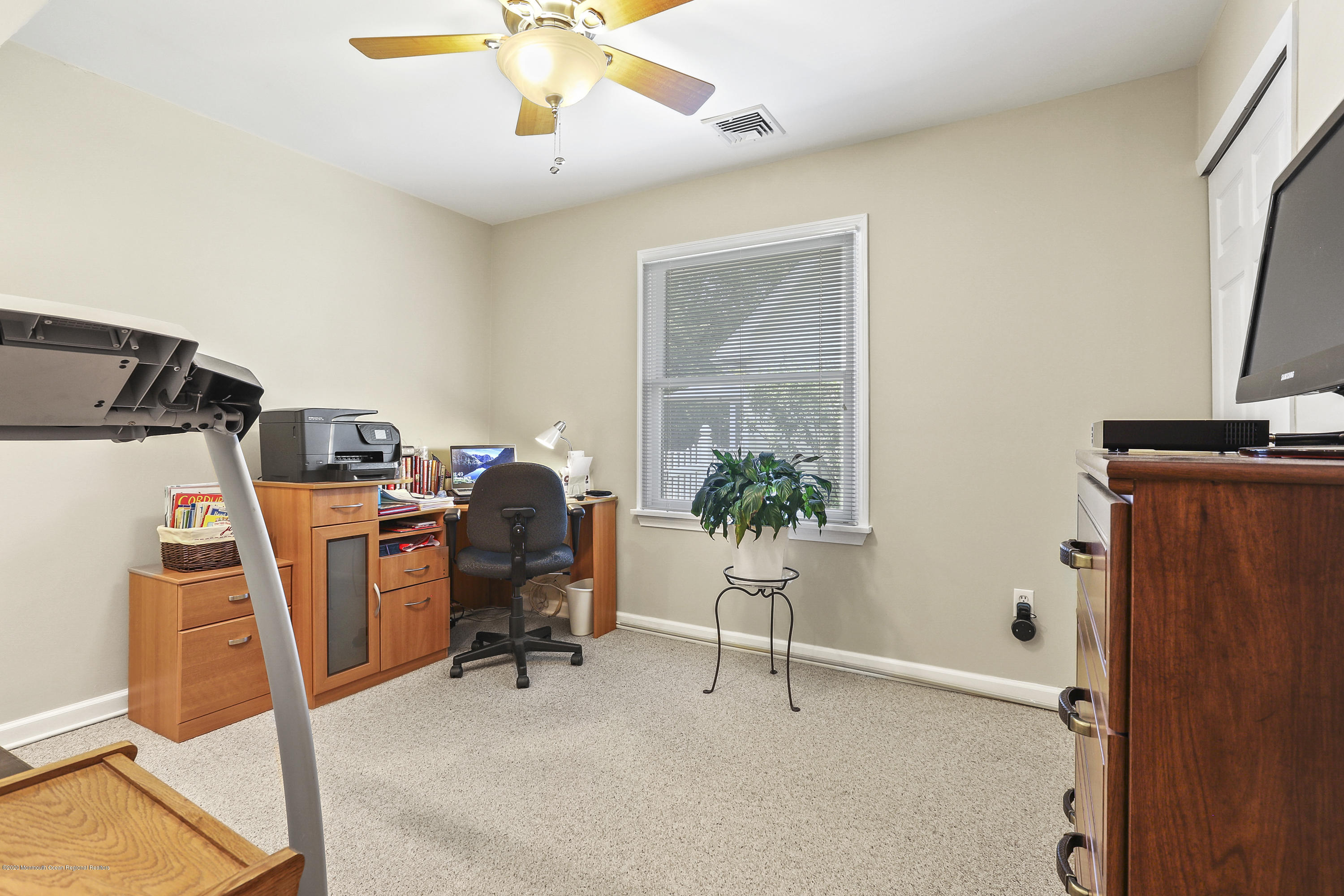 16 Donna Place Aberdeen, NJ 07747 - Photo 15 of 27 16 DONNA PLACE FIRST LEVEL BEDROOM 5W5A5