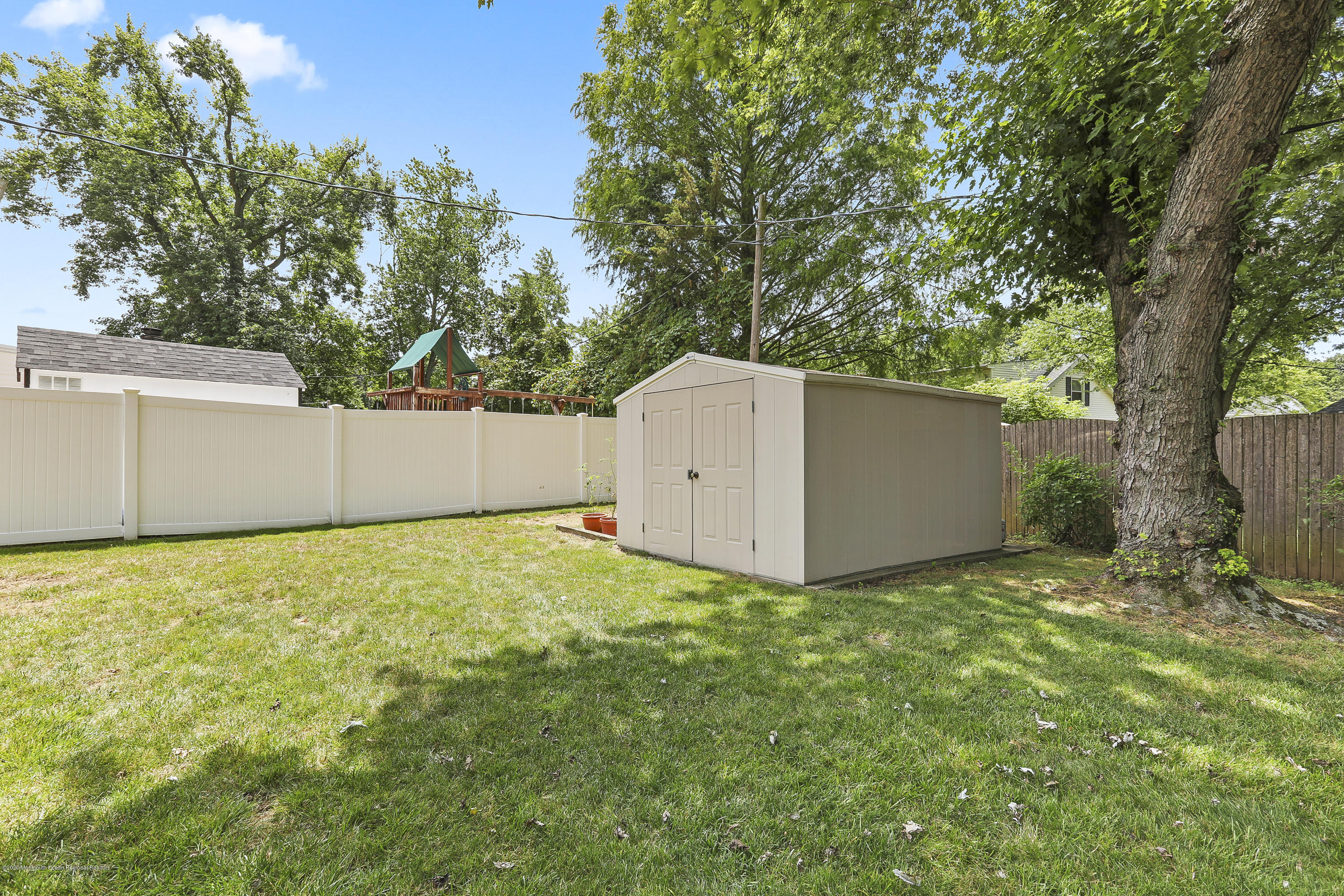 16 Donna Place Aberdeen, NJ 07747 - Photo 27 of 27 16 DONNA PLACE SHED 5W5A5132