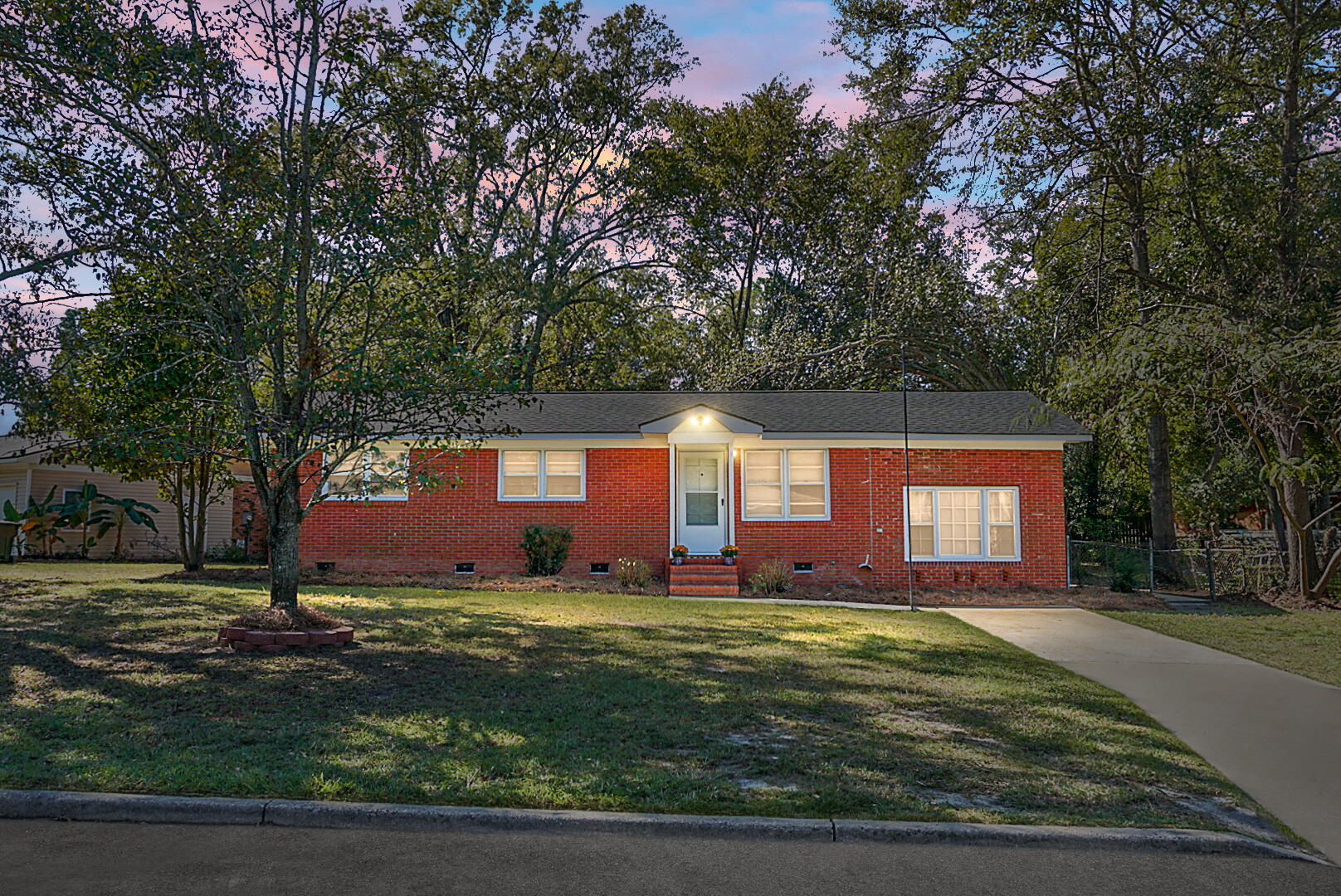 325 Oxford Road Ladson, SC 29456 - Photo 1 of 39 325 Oxford Rd